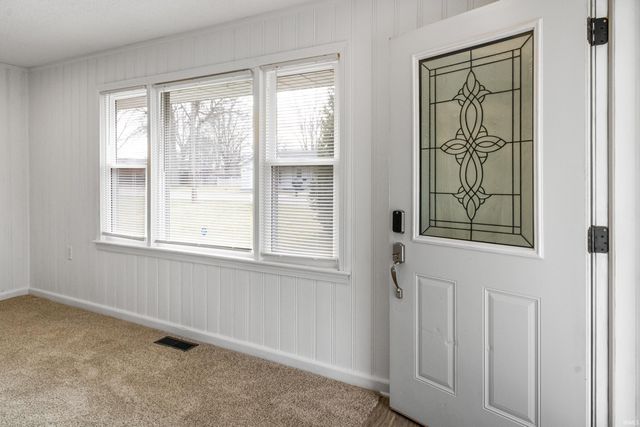 1804 E 19th Street, Muncie, IN 47302