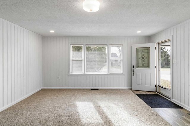 1804 E 19th Street, Muncie, IN 47302