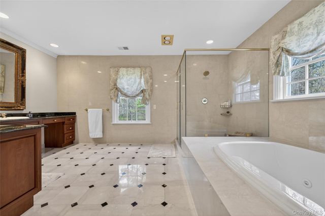 1862 Muttontown Road, Muttontown, NY 11791