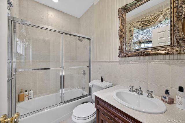 1862 Muttontown Road, Muttontown, NY 11791