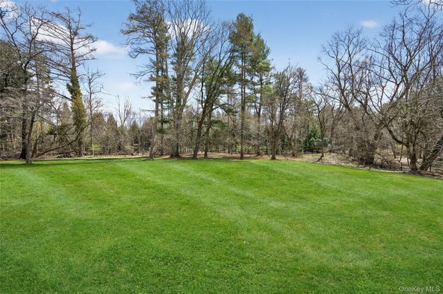 1862 Muttontown Road, Muttontown, NY 11791