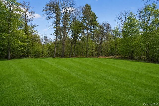 1862 Muttontown Road, Muttontown, NY 11791