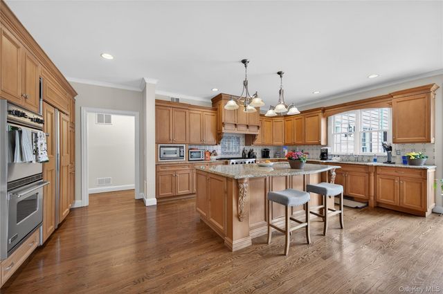 1862 Muttontown Road, Muttontown, NY 11791