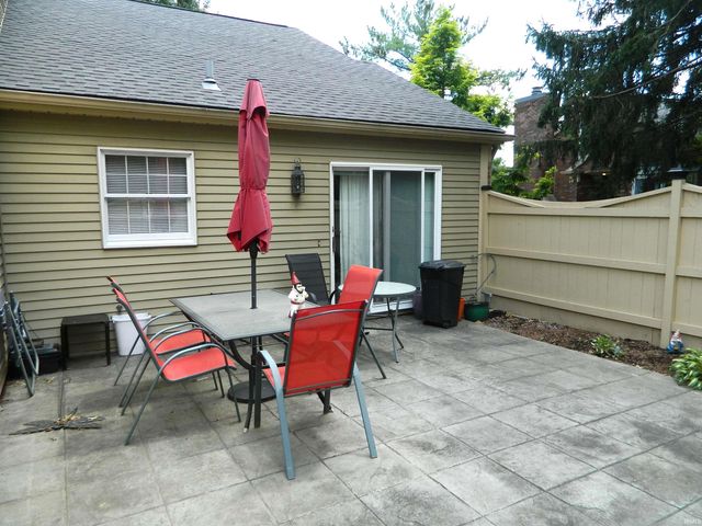 2648 E Windermere Woods Drive, Bloomington, IN 47401