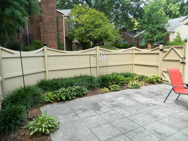 2648 E Windermere Woods Drive, Bloomington, IN 47401