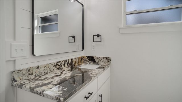 5 Orkney Drive, Bella Vista, AR 72715