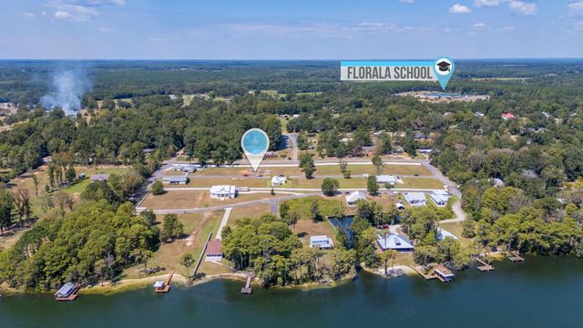 521 Landing Ave, Florala, AL 36442