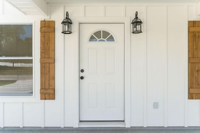 521 Landing Ave, Florala, AL 36442