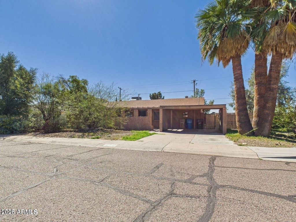 2049 W JOAN DE ARC Avenue, Phoenix, AZ 85029