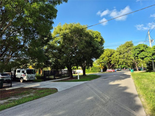 710 SW 7th St, Florida City, FL 33034