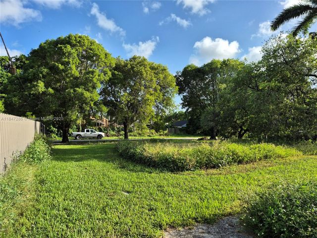 710 SW 7th St, Florida City, FL 33034