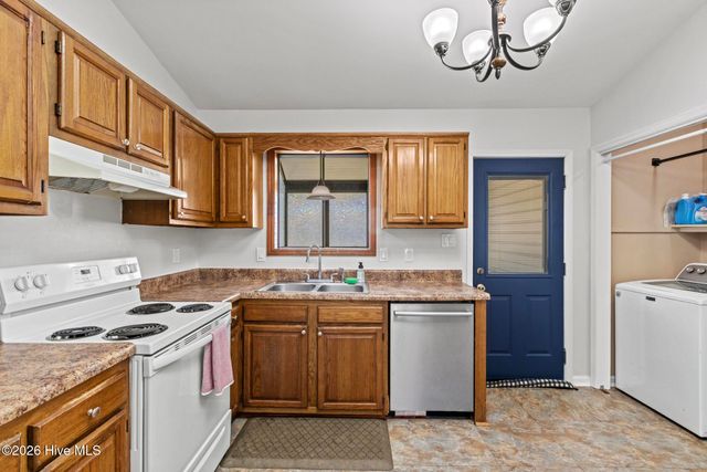 376 W Frances Street, Jacksonville, NC 28546