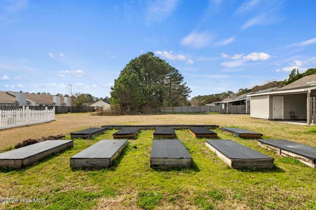 376 W Frances Street, Jacksonville, NC 28546