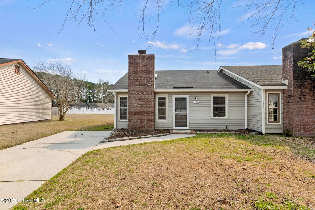 376 W Frances Street, Jacksonville, NC 28546