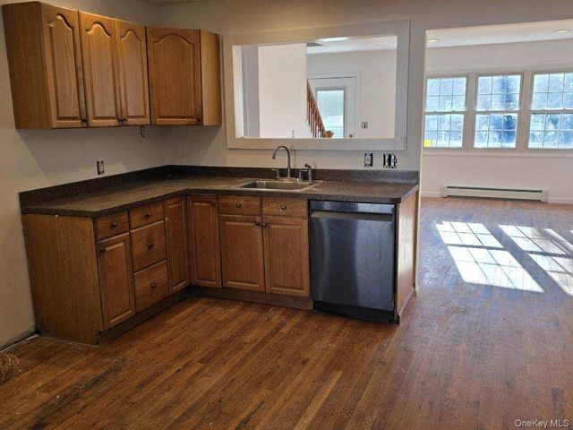 125 Greenwood Drive, North Babylon, NY 11703