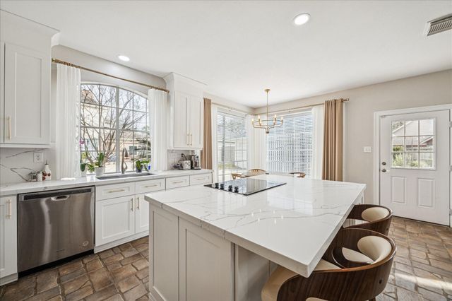 15910 Park Center Drive, Houston, TX 77059