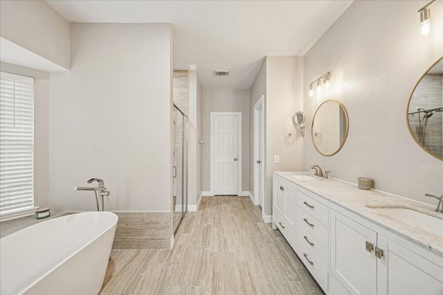 15910 Park Center Drive, Houston, TX 77059