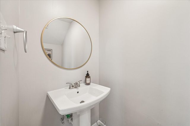 15910 Park Center Drive, Houston, TX 77059