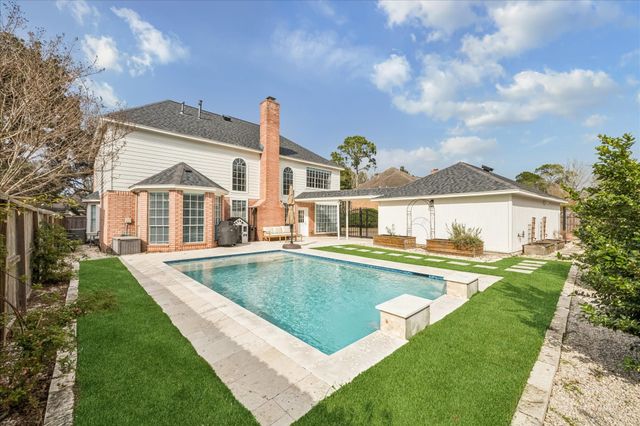 15910 Park Center Drive, Houston, TX 77059