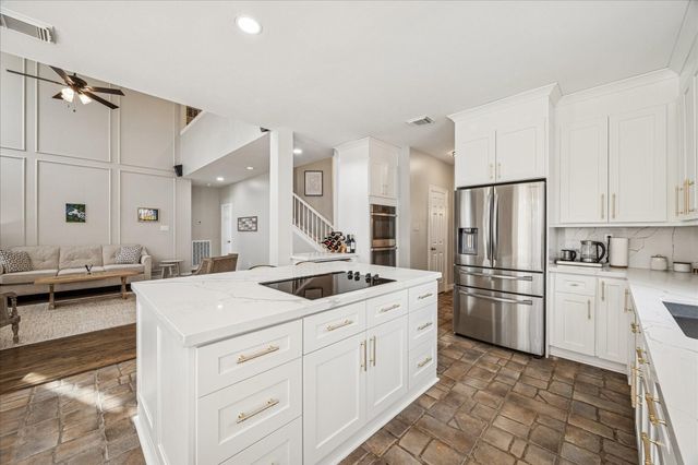 15910 Park Center Drive, Houston, TX 77059