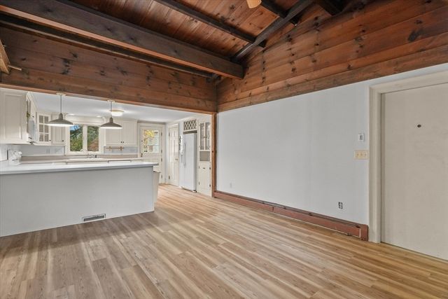 285 Main Street, Groveland, MA 01834