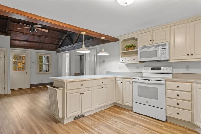 285 Main Street, Groveland, MA 01834