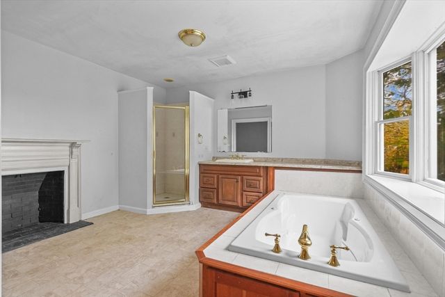 285 Main Street, Groveland, MA 01834