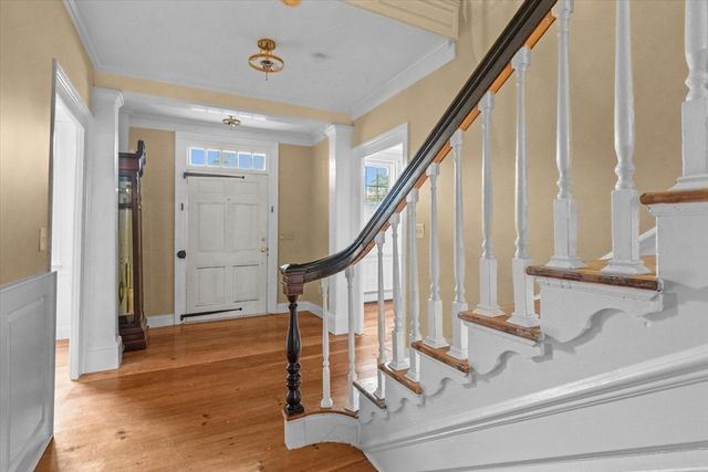 285 Main Street, Groveland, MA 01834