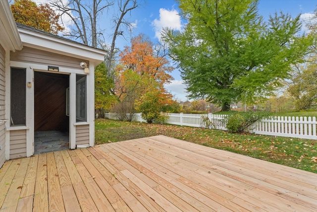 285 Main Street, Groveland, MA 01834
