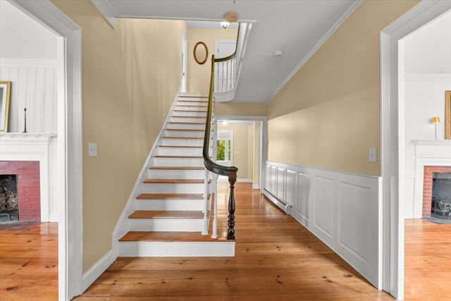 285 Main Street, Groveland, MA 01834