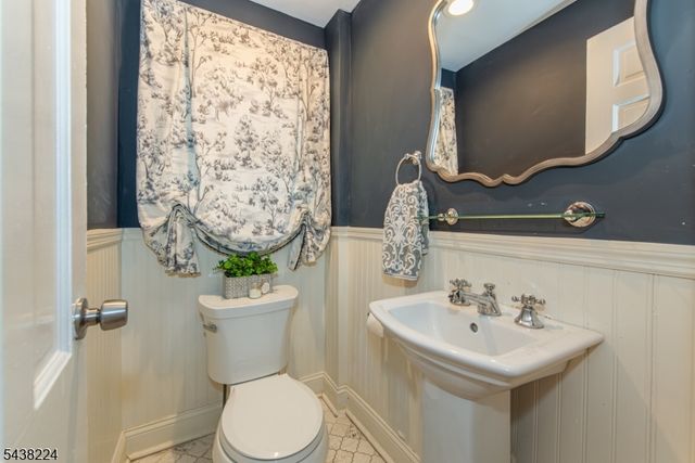 77 Forest Hill Rd, West Orange Twp., NJ 07052
