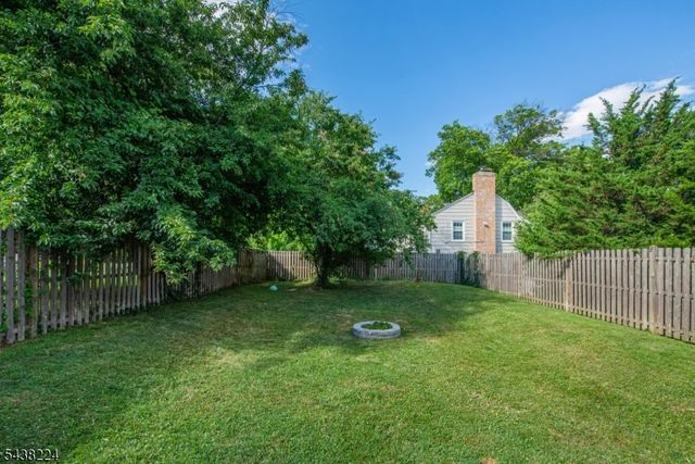 77 Forest Hill Rd, West Orange Twp., NJ 07052