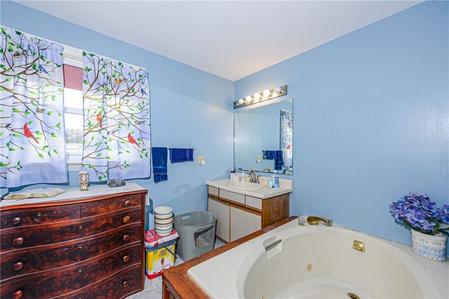 25 Watson Drive, Portsmouth, RI 02871