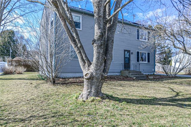 25 Watson Drive, Portsmouth, RI 02871