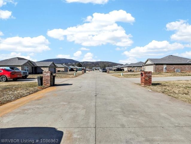 213 Curtis Lane, Poteau, OK 75953