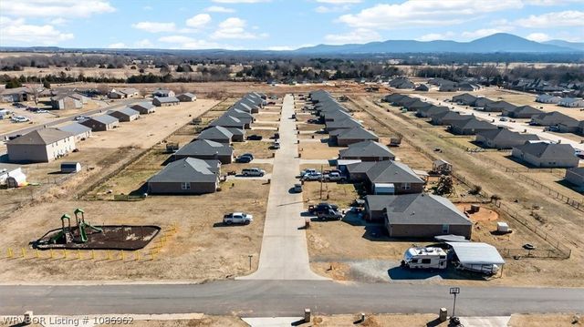 213 Curtis Lane, Poteau, OK 75953