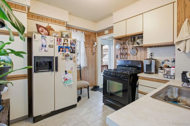 6511 Coleman Street, Dearborn, MI 48126