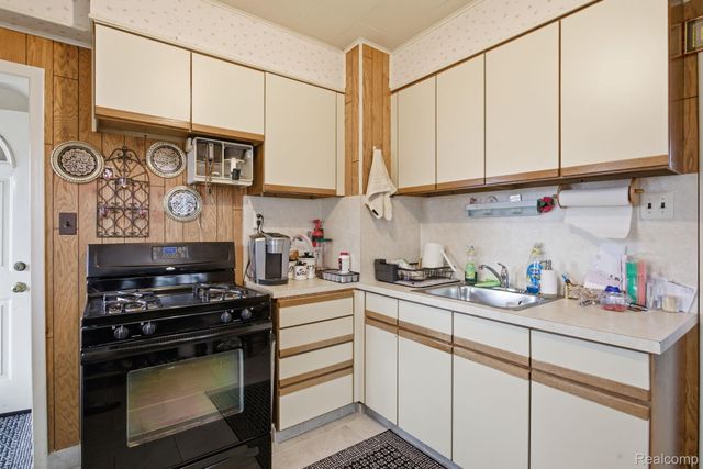 6511 Coleman Street, Dearborn, MI 48126