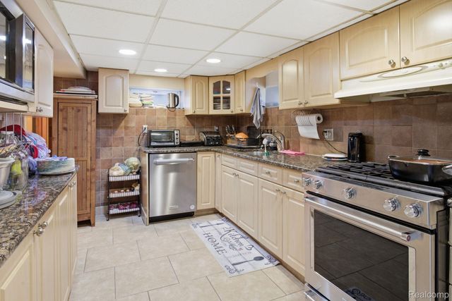 6511 Coleman Street, Dearborn, MI 48126