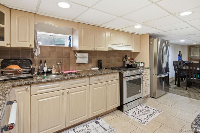 6511 Coleman Street, Dearborn, MI 48126