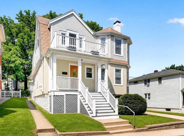 49 Hall Ave, Watertown, MA 02472