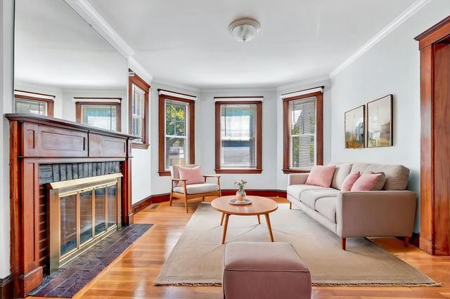 49 Hall Ave, Watertown, MA 02472