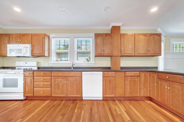 49 Hall Ave, Watertown, MA 02472
