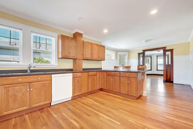 49 Hall Ave, Watertown, MA 02472