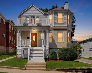 49 Hall Ave, Watertown, MA 02472