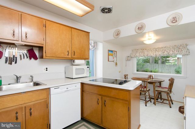 8327 ORANGE CT, Alexandria, VA 22309