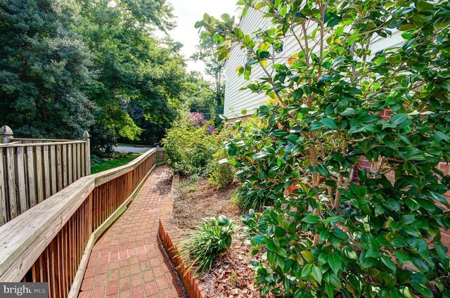 8327 ORANGE CT, Alexandria, VA 22309