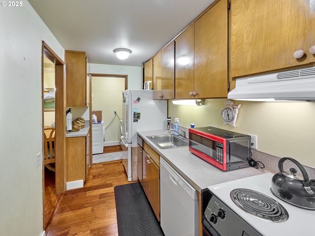 11545 Sw MAJESTIC Ln 4, Portland, OR 97224