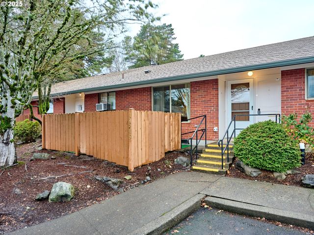 11545 Sw MAJESTIC Ln 4, Portland, OR 97224
