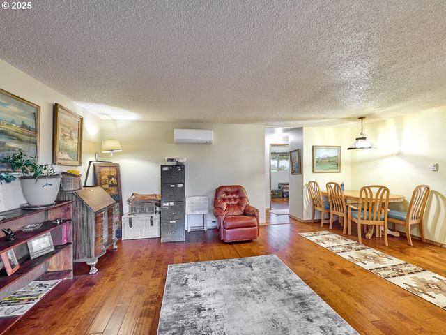 11545 Sw MAJESTIC Ln 4, Portland, OR 97224